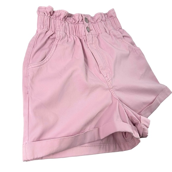 Women's | H&M | Pink Cotton Double Button Ruffle Trim High Paper-bag Shorts - Picture 4 of 6